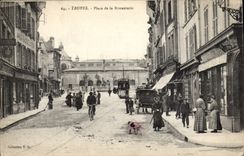 Troyes CPA places hosiery