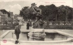 Troyes - the Public garden of the Prefecture - CPA