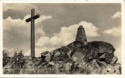 CPA Cross and commemorative stone in Hartmannswillerkopf