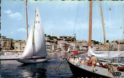 Cannes CPA a corner of the port and Suqust