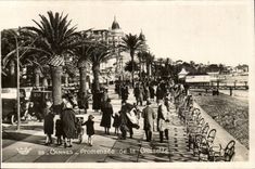 Cannes CPA walk of the small cross