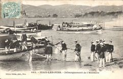 Juan Pines - Unloading of the Squadron - boat - CPA