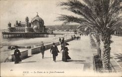 Nette CPA der Gaumen und der Pier gehen