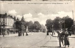 Tours - Place du Palais de Justice Entree de l'Avenue Grammont - CPA 