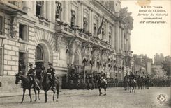 Tours - Revue de 14 Juillet - cheval - horse -Arrivee du General commandant le 9 corps d'armee - CPA 