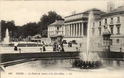 Tours - Le Palais de Justice et les Jets d'eau - CPA 