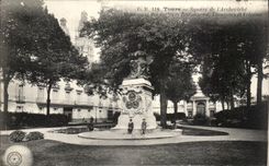 Tours - Square de L'Archeveche - CPA 