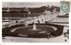 Tours - Vue d'ensemble - des Squares et du Pont - CPA 