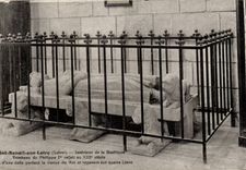Saint Benoit on the Interior Loire CPA of the basilica Tomb of Philippe 1st