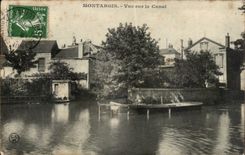 Montargis CPA Seen on the canal