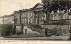 Compiegne CPA die Schloss Front auf dem Park