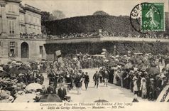 Compiegne CPA Festivals in der Ehre von Jeanne des Bogens losten von den historischen Prozession Musikern auf