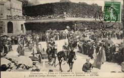 Compiegne CPA feiert in der Ehre von Jeanne von Bogen Defile der historischen Prozession Couleuvrine und bombardiert