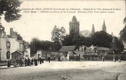 Senlis CPA Sets fire to by German Entree Avenue city of the station