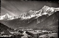 Houches CPA the valley of the arve and chains it needles of the solid mass of Mont Blanc