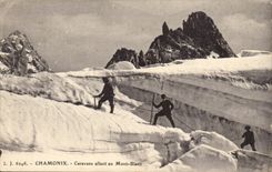 Chamonix CPA Caravane allant au Mont BLanc