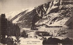 Chamonix CPA Un saut de skis