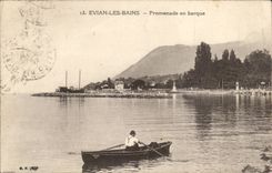 Evian les Bains CPA Walk in the boat