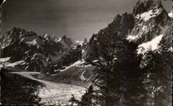 CPA Chamonix Mont Blanc Les grandes Jorasses et les Charmoz