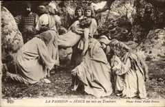 Passion CPA Jesus is put at the tomb