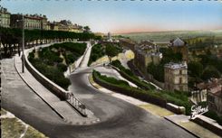 Angouleme CPA Les remparts et vue sur le quartier St Martin