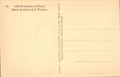 Arles - Galerie des Klosters von Str Trophism - CPA