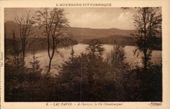 CPA Auvergne Lake Pavin At the horizon the peak Chambourguet