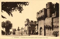 Avignon - Drehkopfe des Gatters Jaures CPA