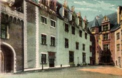 Pau - Castle Henri IV - Main courtyard CPA