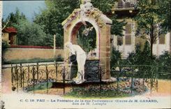 Pau - the Fountain of the Street Porteneuve - CPA