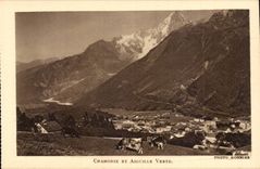 CPA Chamonix et aiguille verte