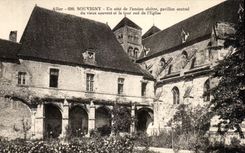 Souvigny CPA a dimension of the old cloister central house of the old convent and the southern tower of the church
