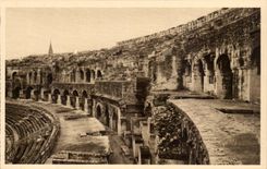 Nimes - Innenraum der Arena - Galerien und Schritte - CPA