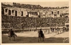 Nimes - die Arena ein Tag Bullfight es Paseo - CPA