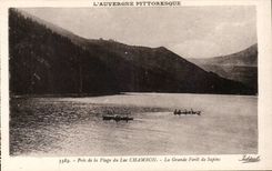 CPA Auvergne Close to the Lake Chambon large the drill of fir trees
