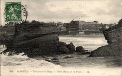 Biarritz - Un coin de la Plage Hotel Regina et du Palais - CPA 
