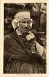 Folklore - Costumes - Brittany - Good a pipee - Old woman - CPA