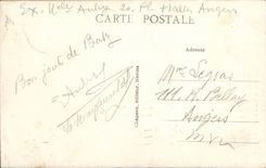 In Brittany In front of the Closed Beds - Wheel - Spinning Wheel - Folklore - Costumes - Hairstyle - CPA