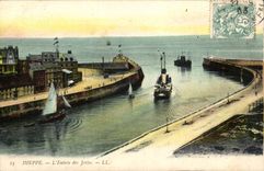 Dieppe - Entering of the Piers - CPA