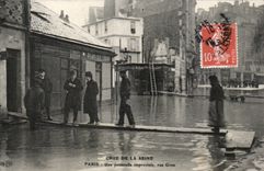 Paris - 16 - Crue de la Seinr - Une Passerelle improvisee - Rue Gros - CPA 