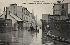 Paris 16 - Les Inondations de Paris 1910 - Les habitants de Passy - Rue Felicien David - CPA 