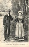 In Brittany CPA Breton Costumes a young couple