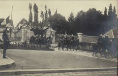 Militaria - flag - soldiers - horse - horse CPA