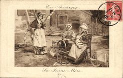 Auvergne - Auvergne Types - Young mother CPA