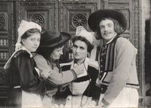 Folklore - Costumes - In Brittany - Familie - CPA