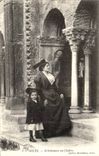 Arles - Arlesiennes with the Cloister - child - CPA