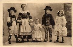 Fantasy - Children - Foklore Costumes - adorable children in traditional clothing - CPA