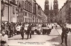 Orleans - the Festival of Jeanne d' Arc May 7th and 8th - the Procession - the Banner of Jeanne d' Arc - CPA