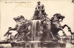 Lyon - Bartholdi Brunnen - CPA