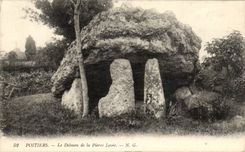 CPA Menhir Poitiers Dolmen the dolmen of the raised stone
